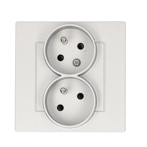 Gniazdo wtyczkowe podwójne z uziemieniem z funkcją niezmienności faz, skośne z przesłonami torów prądowych Simon 55 TGZ2TSZ/143 Kontakt-Simon aluminium mat