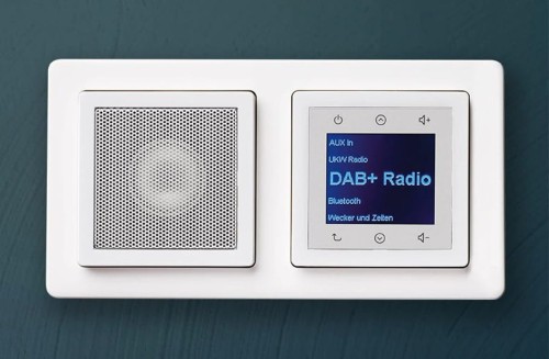 B.x Radio Touch DAB+ Bluetooth biały połysk 30848989 HAGER BERKER Podtynkowe w gniazdku ścianie B.Kwadrat B.3 B.7