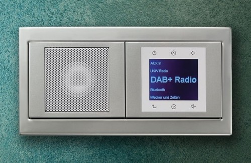 K.1 Radio Touch DAB+ Bluetooth biały połysk 30847009 HAGER BERKER Podtynkowe w gniazdku ścianie