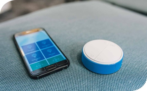 Elektroniczny przekaźnik wielofunkcyjny impulsowy 2-wejściowy 2P 13.22.8.230.B000 Finder YESLY BLISS Bluetooth do sterownia światłem i urządzeniami Intrefejs z dwoma wejściami Kompatybilny z Amazon Alexa Google Home
