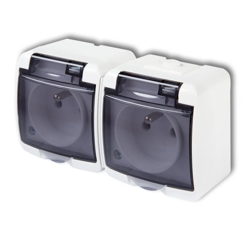 Gniazdo podwójne z uziemieniem 2X2P+Z GHE-2d klapka dymna Junior KARLIK z/u białe natynkowe