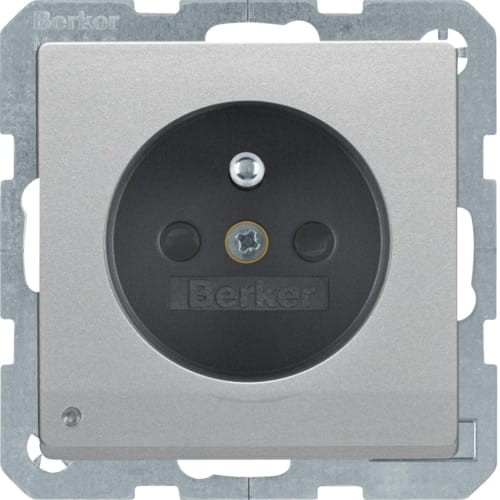 Q.x Gniazdo z uz. i podświetleniem orientacyjnym LED, alu aks, lak 6765106084 HAGER BERKER