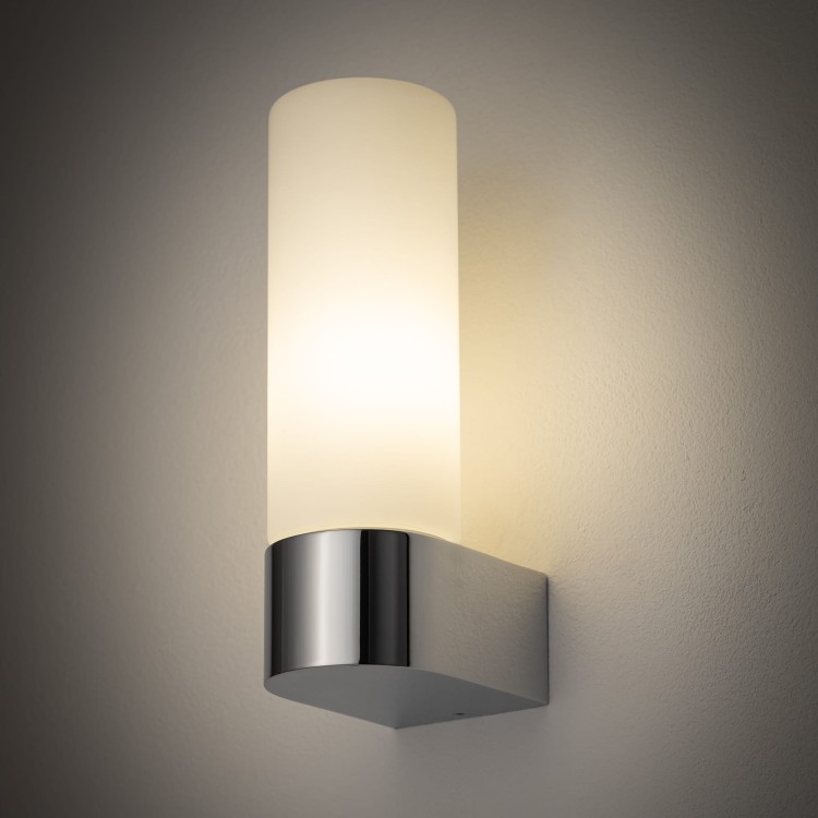 Lampa ścienna Kinkiet Łazienkowy NATALIE I CHROME 10723 NOWODVORSKI Lighting IP44 do łazienki G9 nowoczesna oprawa oświetleniowa obok lustra w łazience chrom Inspiracje Premium