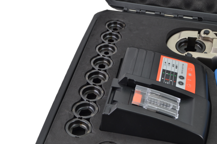 Praska elektrohydrauliczna ze szczękami i walizką 16-300mm 60kN DK60E Tracon Electric Prasa Zaciskarka akumulatorowa 18V 2× Li-ion 3200mAh 350° elektryczna z końcówkami na akumulator do zaciskania przewodów