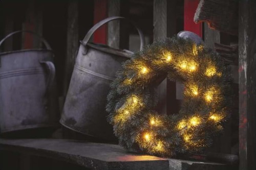 Wianek świąteczny bożonarodzeniowy na drzwi 20 LED 40cm 2x AA WW Timer DCTW05 Emos IP20 0,6W Boże Narodzenie ozdoba świecąca dekoracja na święta świąteczna elektryczna stroik wieniec ciepły biały zielony