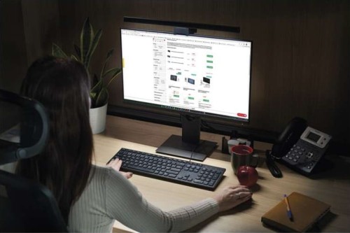 Lampa biurkowa zasilana z USB do monitora biurka i klawiatury Ściemnialna AVA Z7617 Emos LED lampka regulowana 3000K 4000K 5000K laptopa mocowana na monitorze Czarna