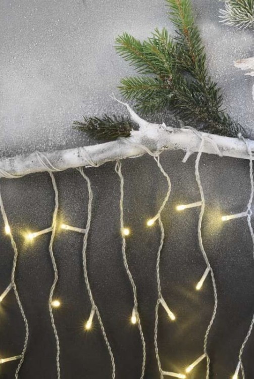 Kurtyna świetlna sople świąteczna bożonarodzeniowa migające 300 LED 5x0,7m WW D4CW02 Emos timer pilot 230V IP44 6W Boże Narodzenie ozdoba świecąca dekoracja na święta świąteczna elektryczna stroik wiszący girlanda na okno ciepły biały