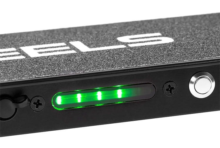 Hulajnoga Elektryczna FAST WHEELS Rebel ZAB0020 do 90kg 15km/h 250W Czarna