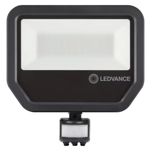Naświetlacz LED z czujnikiem ruchu FLOODLIGHT SENSOR 50 W Ledvance regulowany kąt 6000lm 120lm/W barwa biała IP65 kolor czarny Gwarancja 5 lat