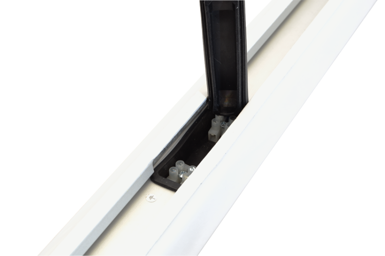 Hermetyczna oprawa meblowa LED z gniazdem schuko 230 V, 50 Hz, 8 W, 720 lm, 4000 K, IP44, EEI=G TLFLEDS8NW Tracon Electric