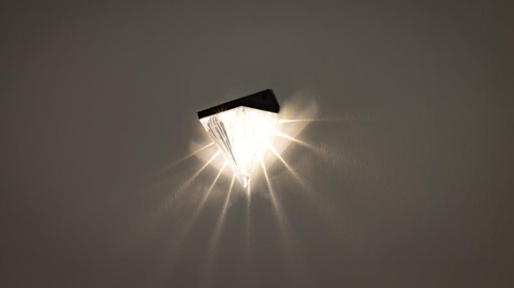 Solarny kinkiet ogrodowy 0,05W, 3000K, 7 lm, 1,2V/600mAh NI-MH, IP44 GARDIA Tracon Electric