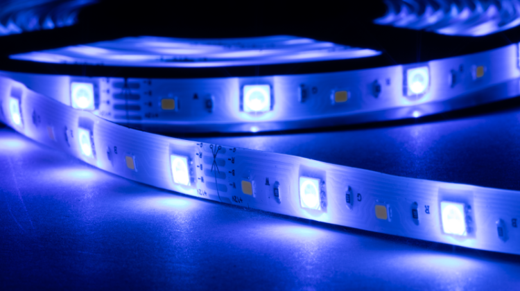 Zestaw taśmy LED, zewnętrzny 220-240V, 50Hz, 83lm/W, 4.8W/m,400lm/m W=10mm,2m, RGBW, IP44 LED-SET-K-RGBW-2M Tracon Electric