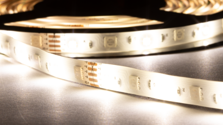 Zestaw taśmy LED, zewnętrzny 220-240V, 50Hz, 83lm/W, 4.8W/m,400lm/m W=10mm,2m, RGBW, IP44 LED-SET-K-RGBW-2M Tracon Electric
